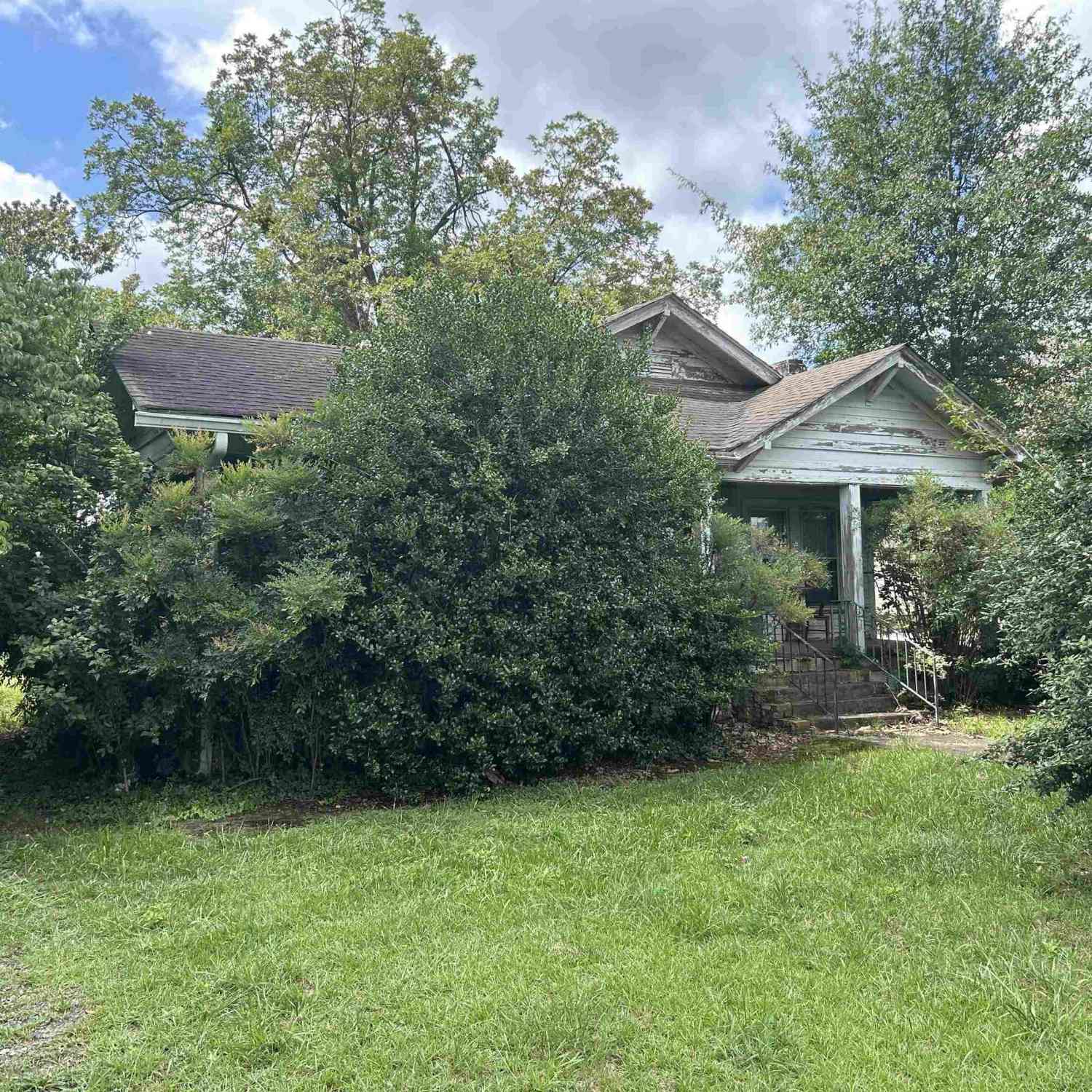 Homes For Sale - 28 E Main<br/> Inman, SC 29349