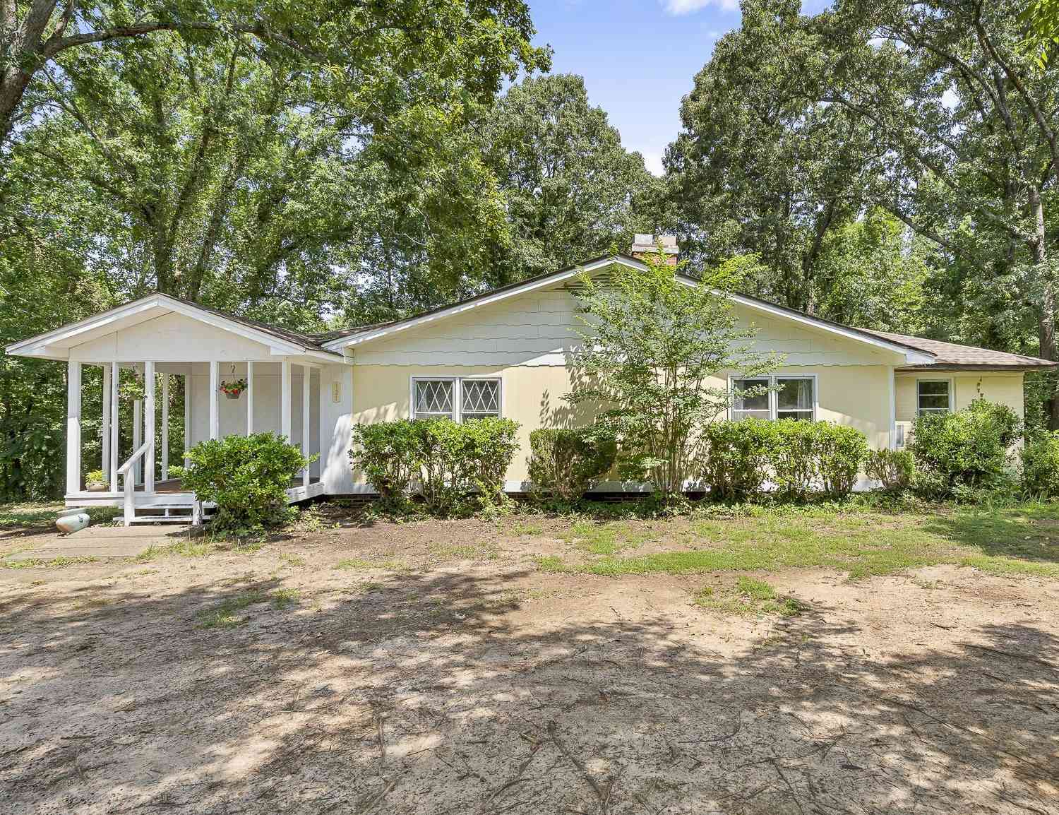 Homes For Sale - 131 B D Johnston<br/> Central, SC 29630