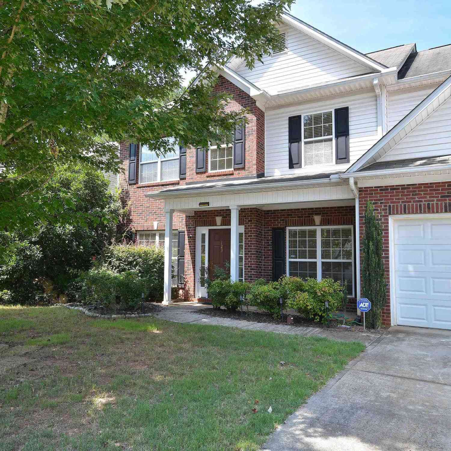 Homes For Sale - 123 Herd Park<br/> Anderson, SC 29621