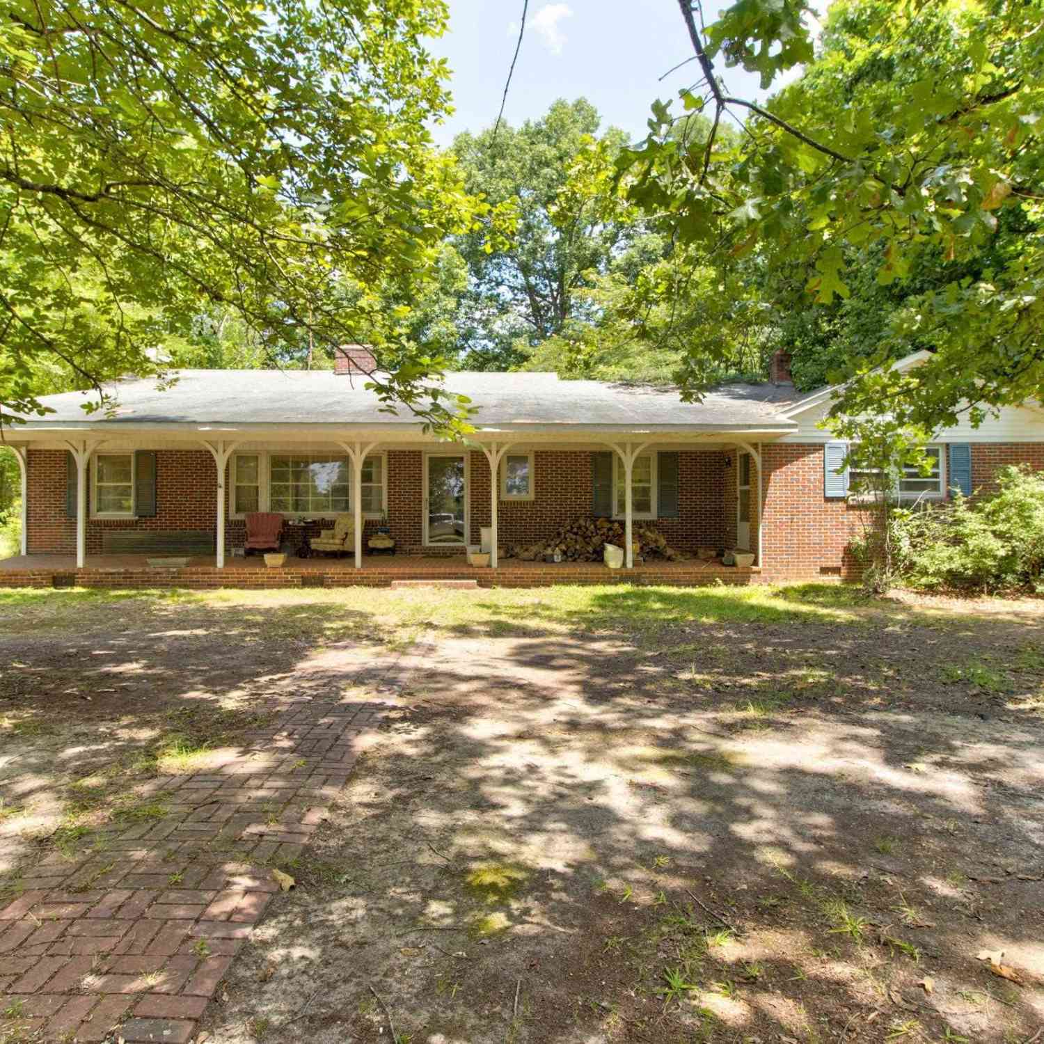 Homes For Sale - 1808 Poole Town<br/> Laurens County, Laurens, SC 29360