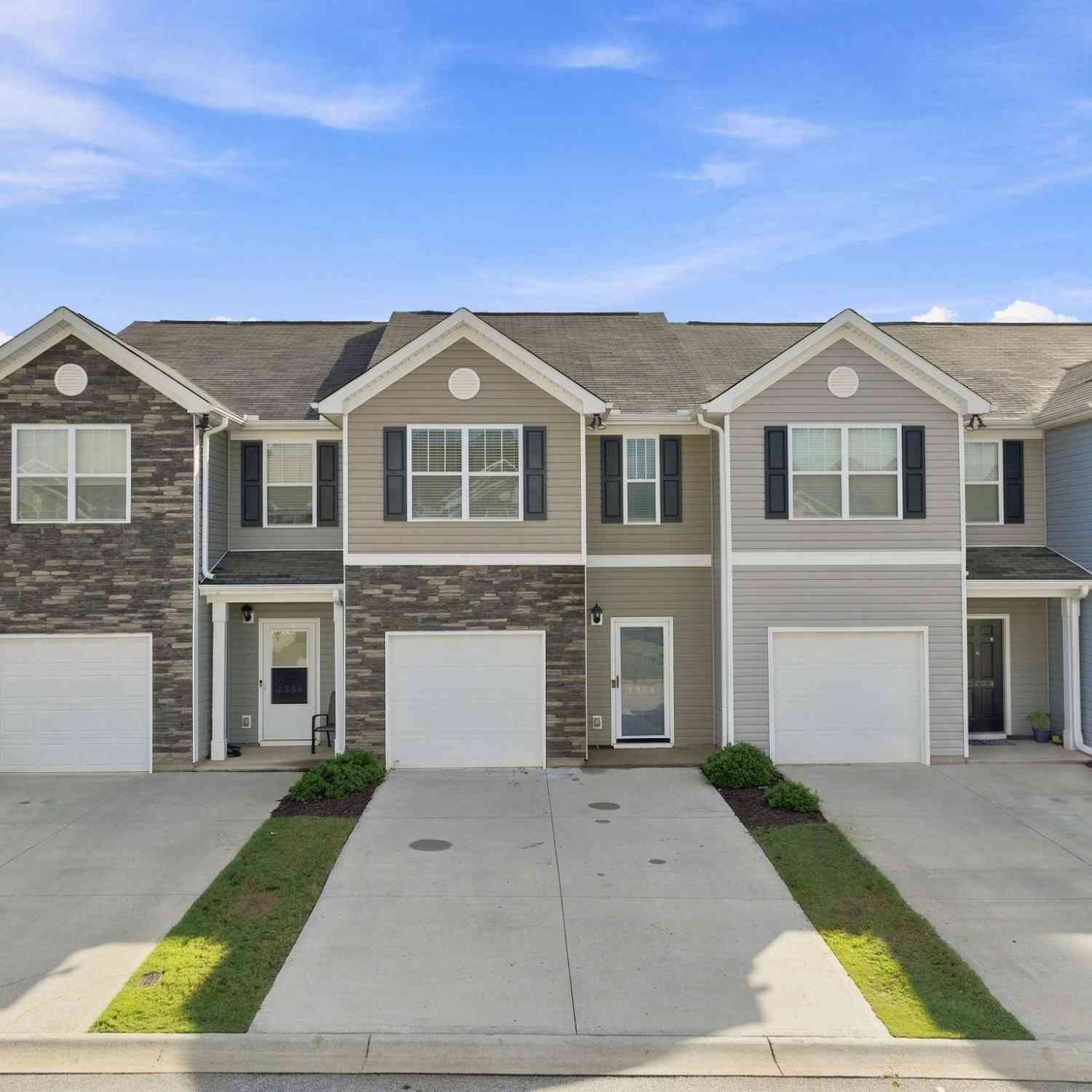 Townhouse For Sale - 1354 Wunder<br/> Spartanburg County, Spartanburg, SC 29316