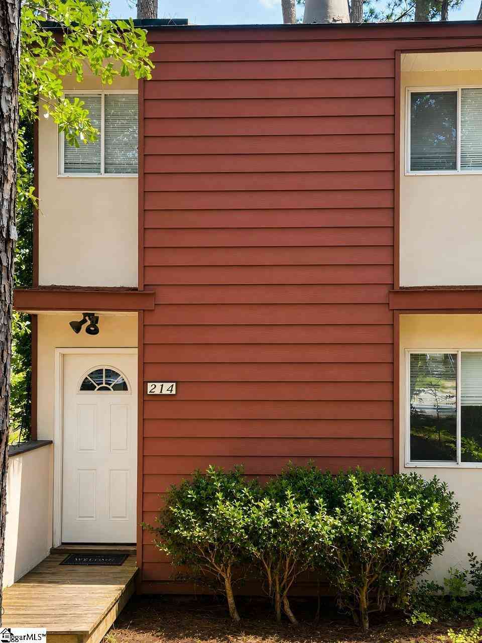 Townhouse For Sale - 214 Charleston<br/> Pickens County, Clemson, SC 29631