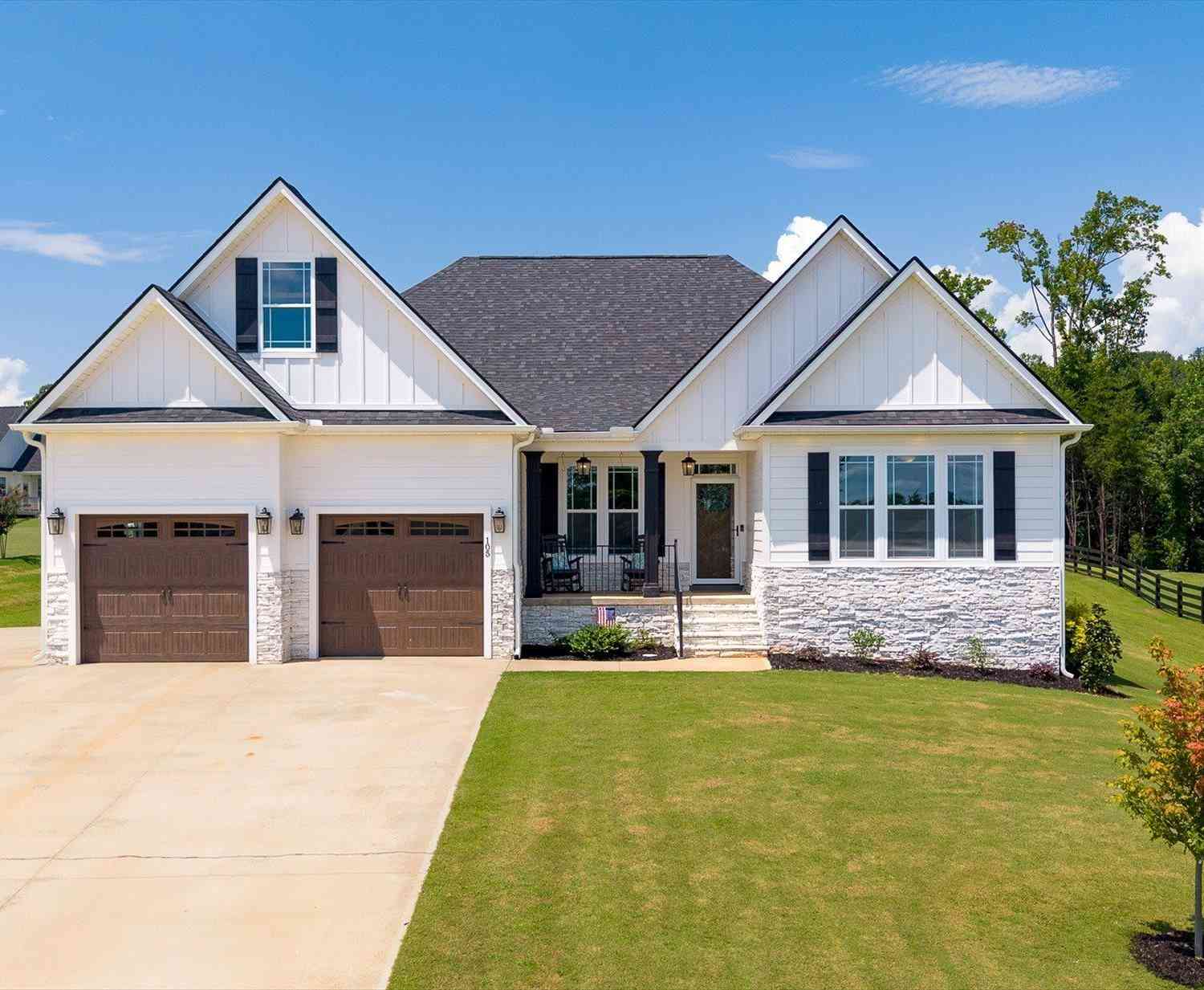 Homes For Sale - 105 Frontier<br/> Travelers Rest, SC 29690