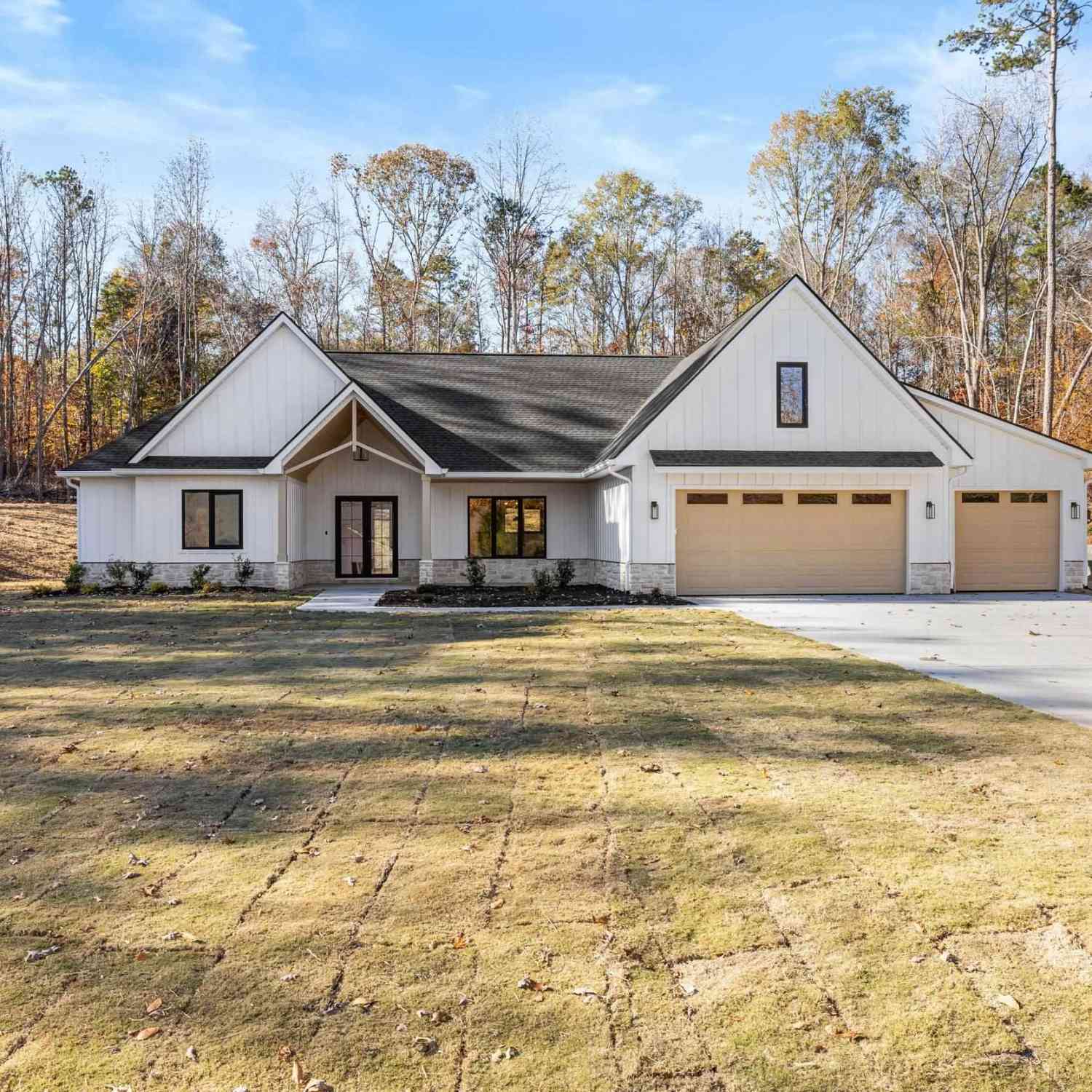 Homes For Sale - 125 E Peninsula<br/> Laurens County, Laurens, SC 29360