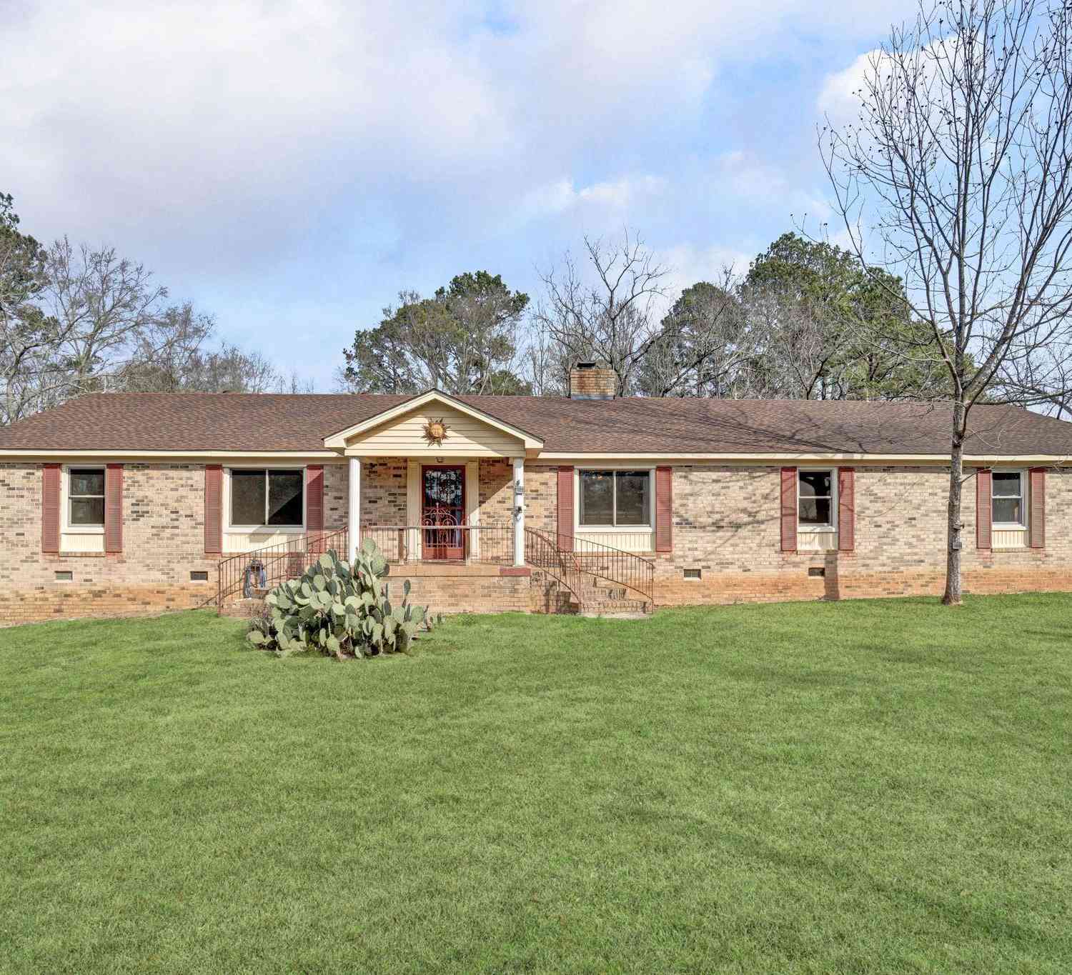 Homes For Sale - 503 Edgewater<br/> Laurens County, Woodruff, SC 29388