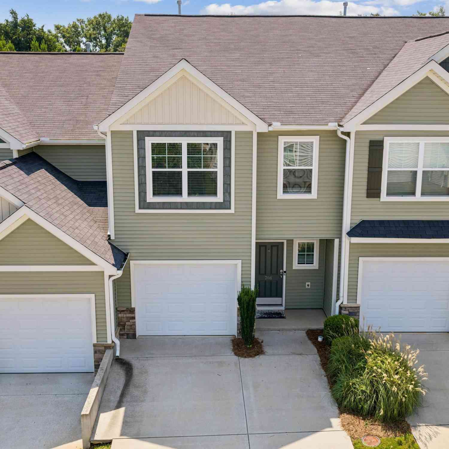 Townhouse For Sale - 706 Elmbrook<br/> Greenville County, Simpsonville, SC 29681