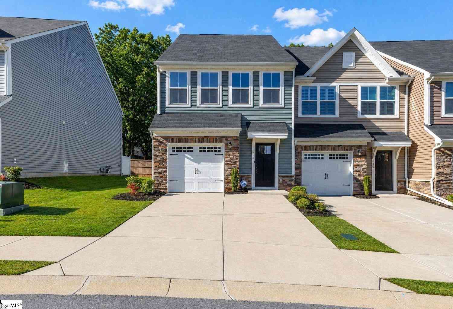 Townhouse For Sale - 131 Marthawood<br/> Greenville County, Greer, SC 29650