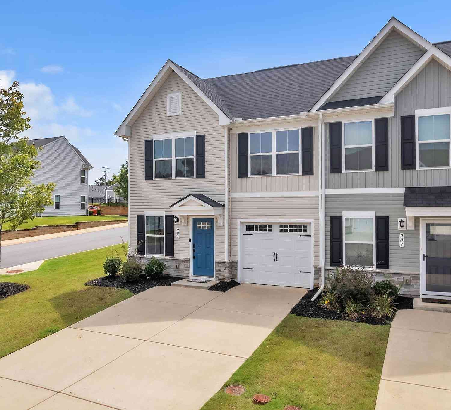 Townhouse For Sale - 901 Leyburn<br/> Greenville, SC 29617
