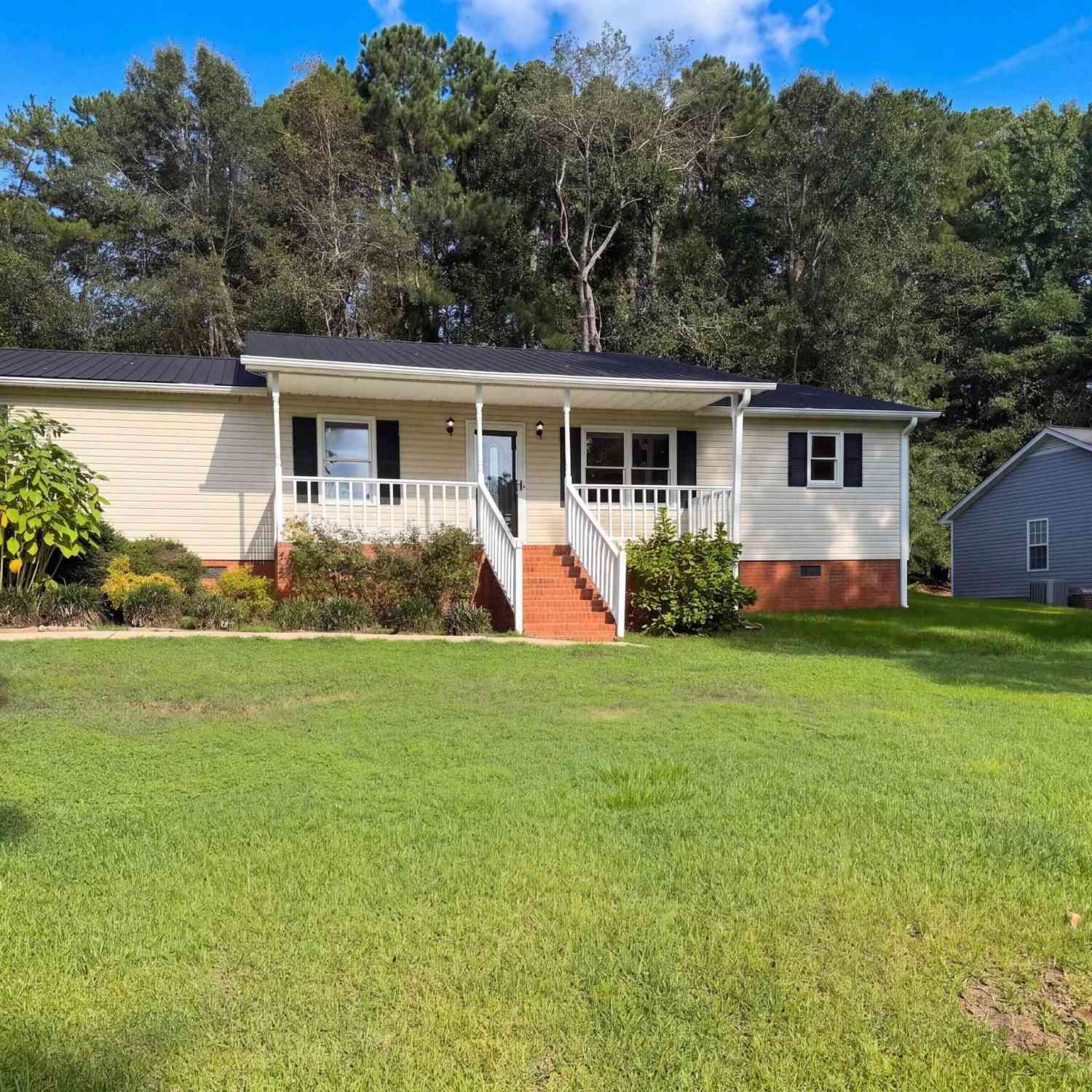 Homes For Sale - 106 Hilltop<br/> Laurens County, Laurens, SC 29360