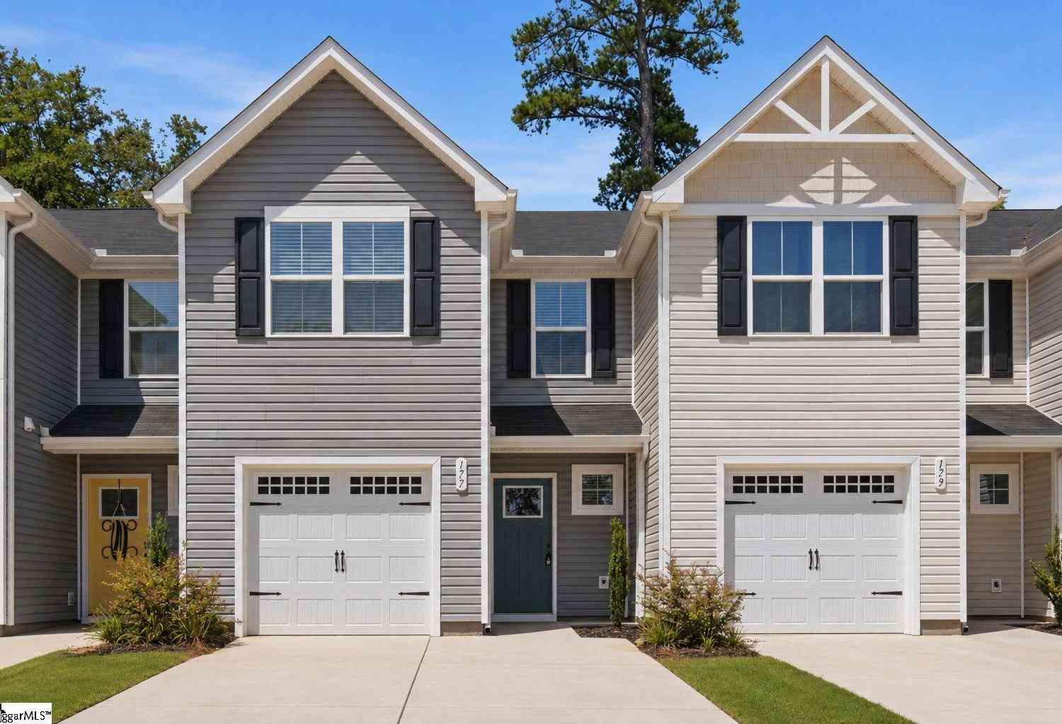 Townhouse For Sale - 177 Sarnesfield<br/> Greenville County, Greenville, SC 29605
