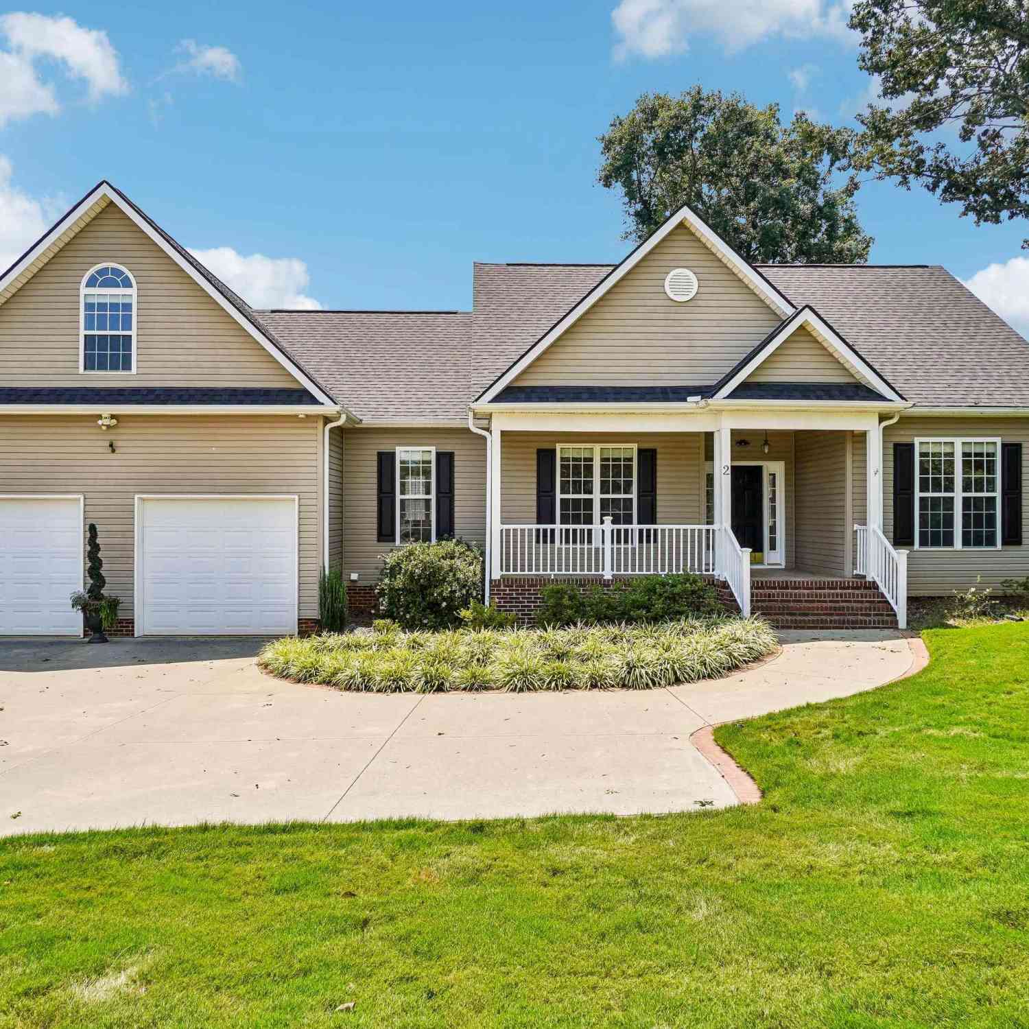 Homes For Sale - 2 Lake Lennox<br/> Greenville County, Simpsonville, SC 29681