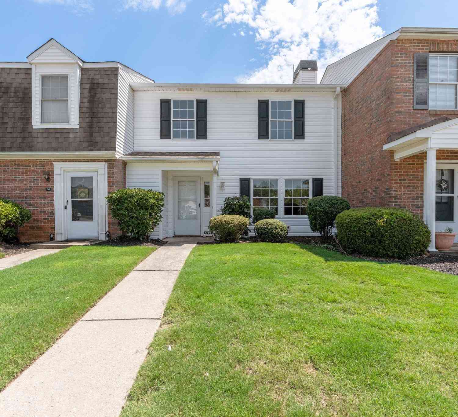 Townhouse For Sale - 12 Birchview<br/> Greenville County, Taylors, SC 29687