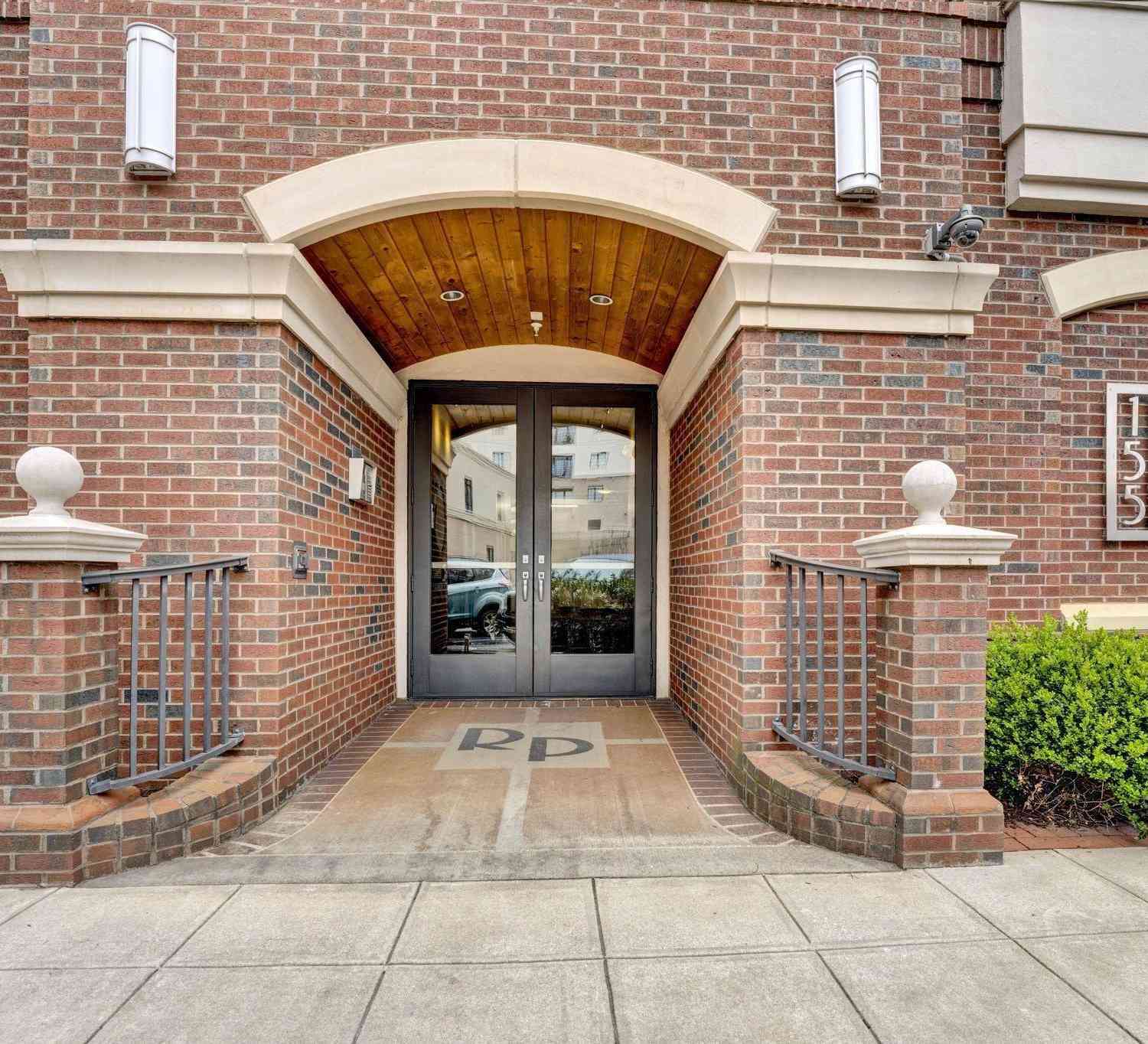 Condo For Sale - 155 Riverplace<br/> Greenville, SC 29601