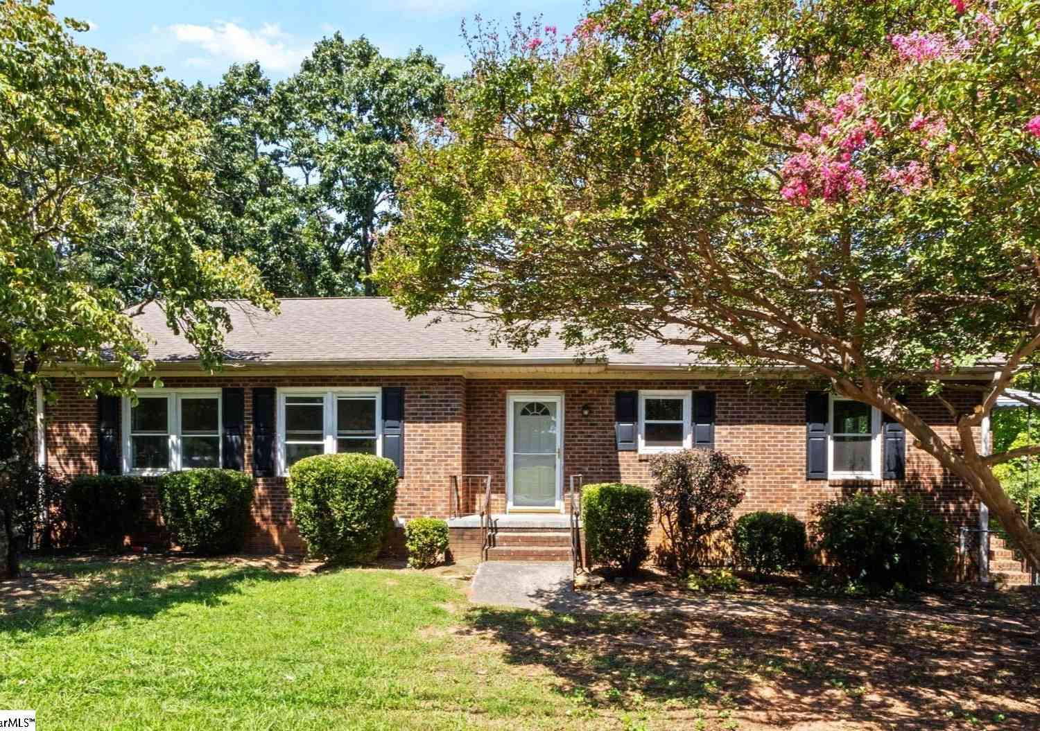 Homes For Sale - 706 W Lee<br/> Taylors, SC 29687