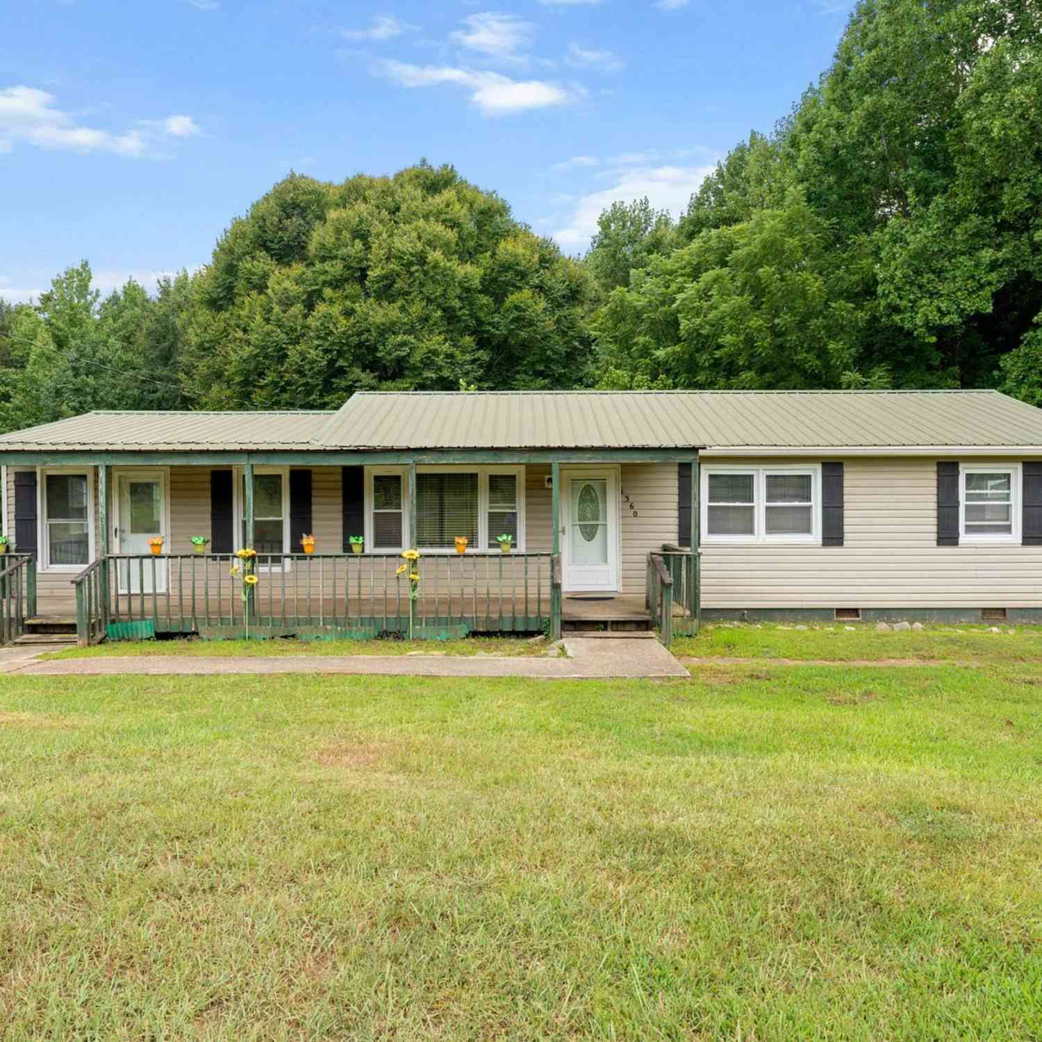 Homes For Sale - 1360 Sulphur Springs<br/> Jonesville, SC 29353