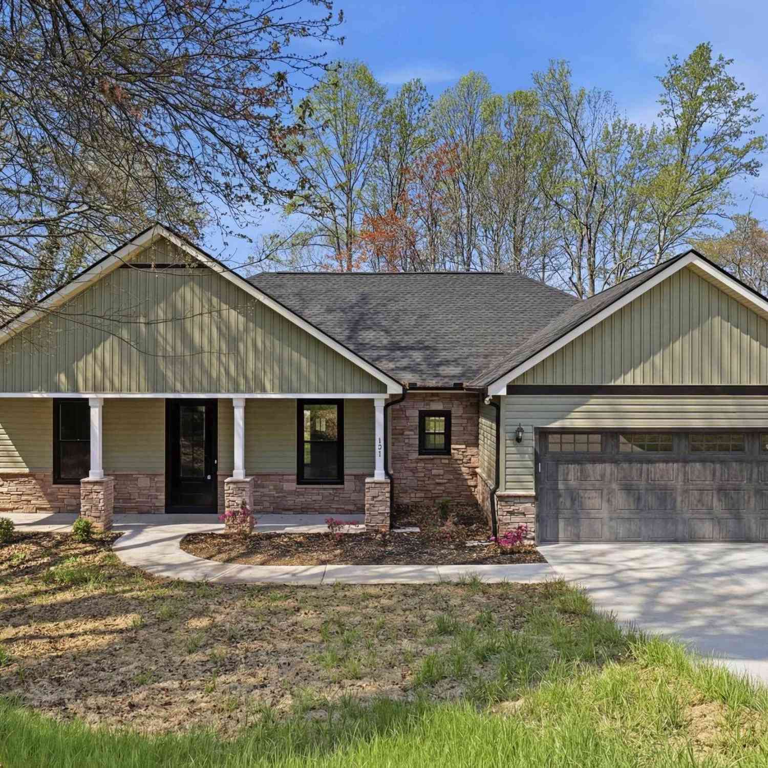 Homes For Sale - 121 Tubbs Mountain<br/> Travelers Rest, SC 29690