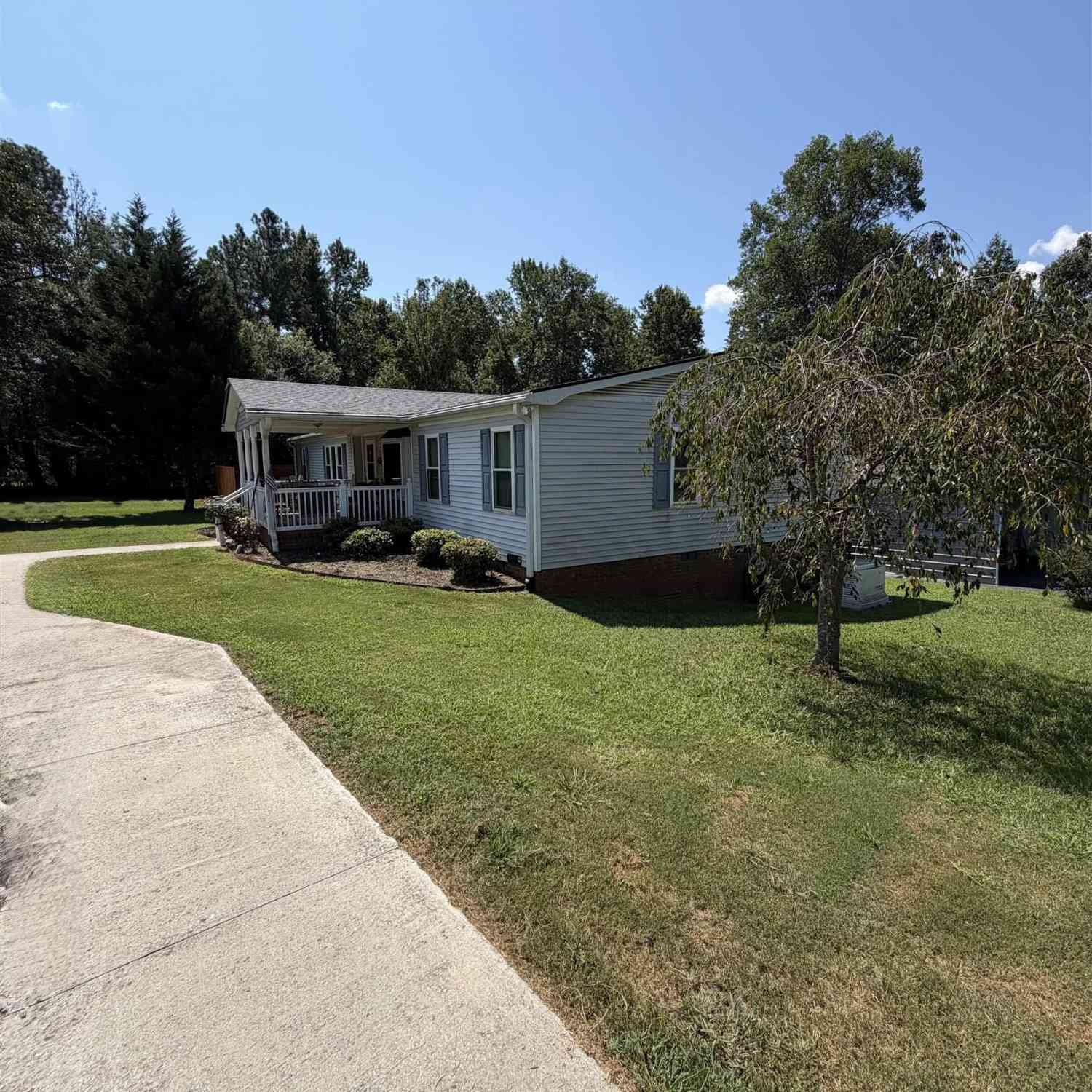 Mobile Home For Sale - 218 Goodjoin<br/> Landrum, SC 29356