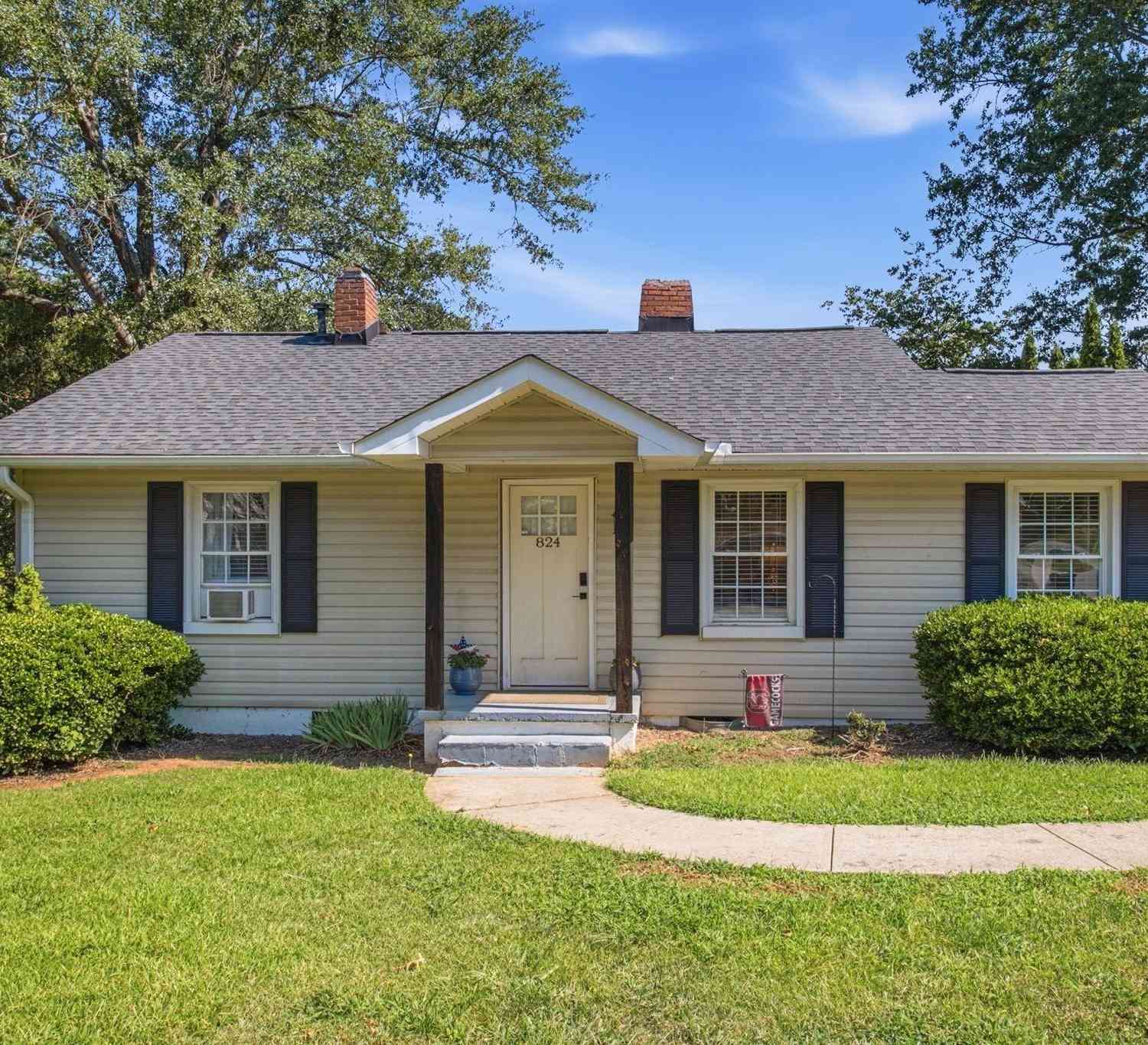 Homes For Sale - 824 Chick Springs<br/> Taylors, SC 29687