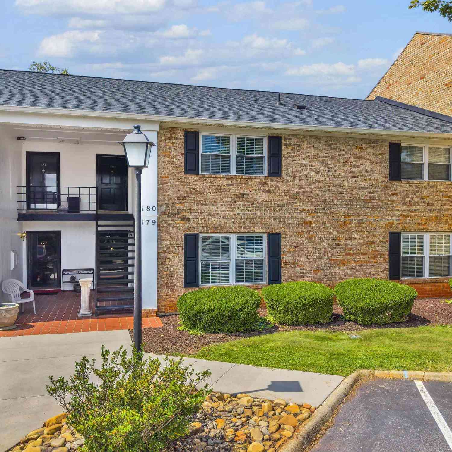 Condo For Sale - 925 Cleveland<br/> Greenville, SC 29605