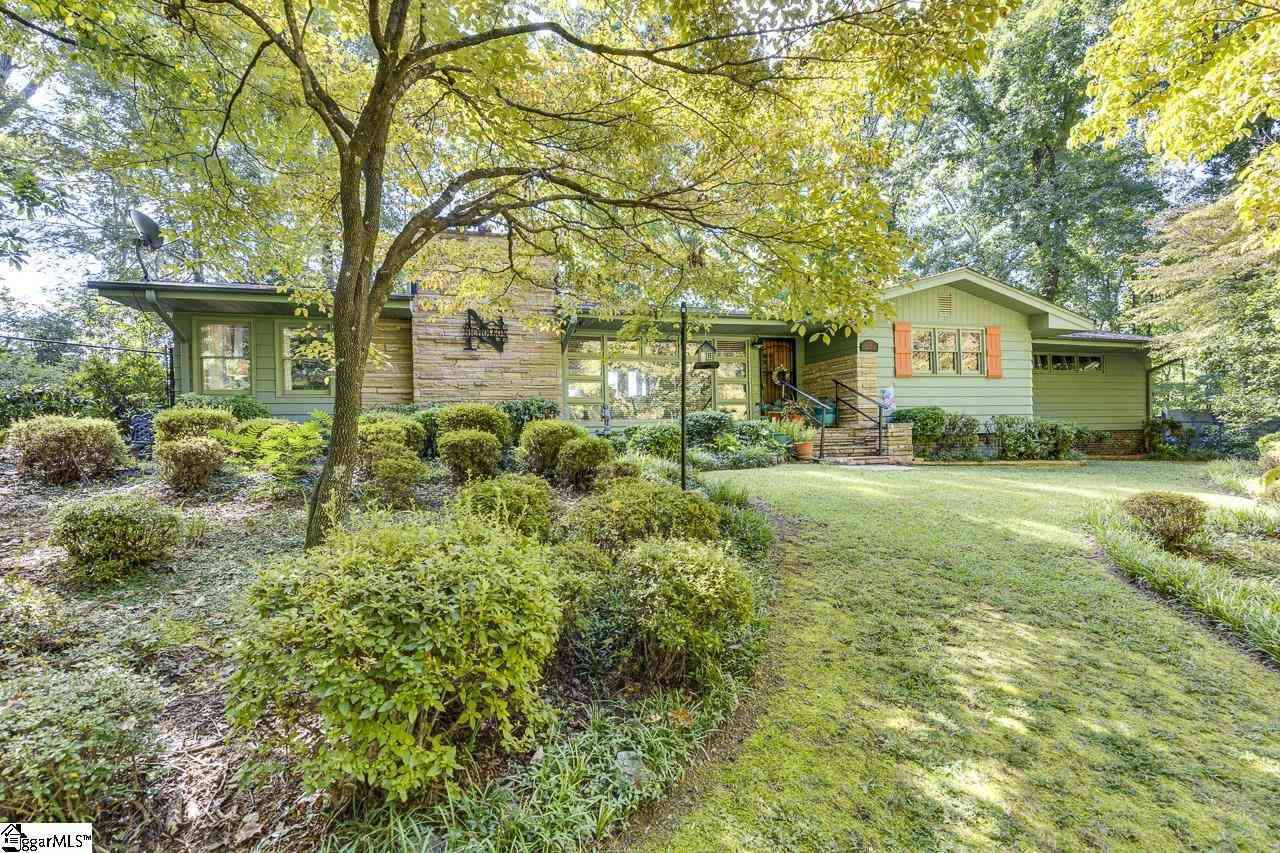 Homes For Sale - 122 Lakeshore<br/> Easley, SC 29642