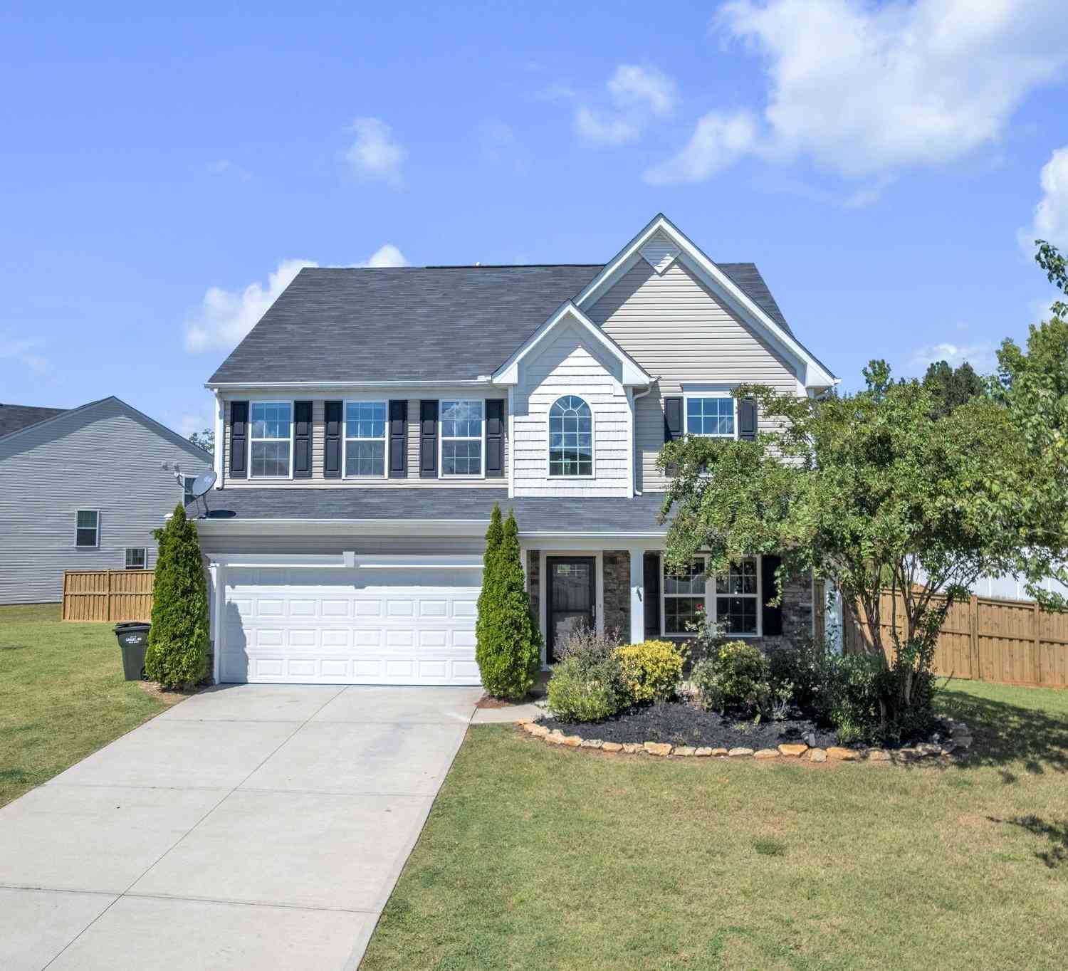 Homes For Sale - 120 Thames Valley<br/> Easley, SC 29642