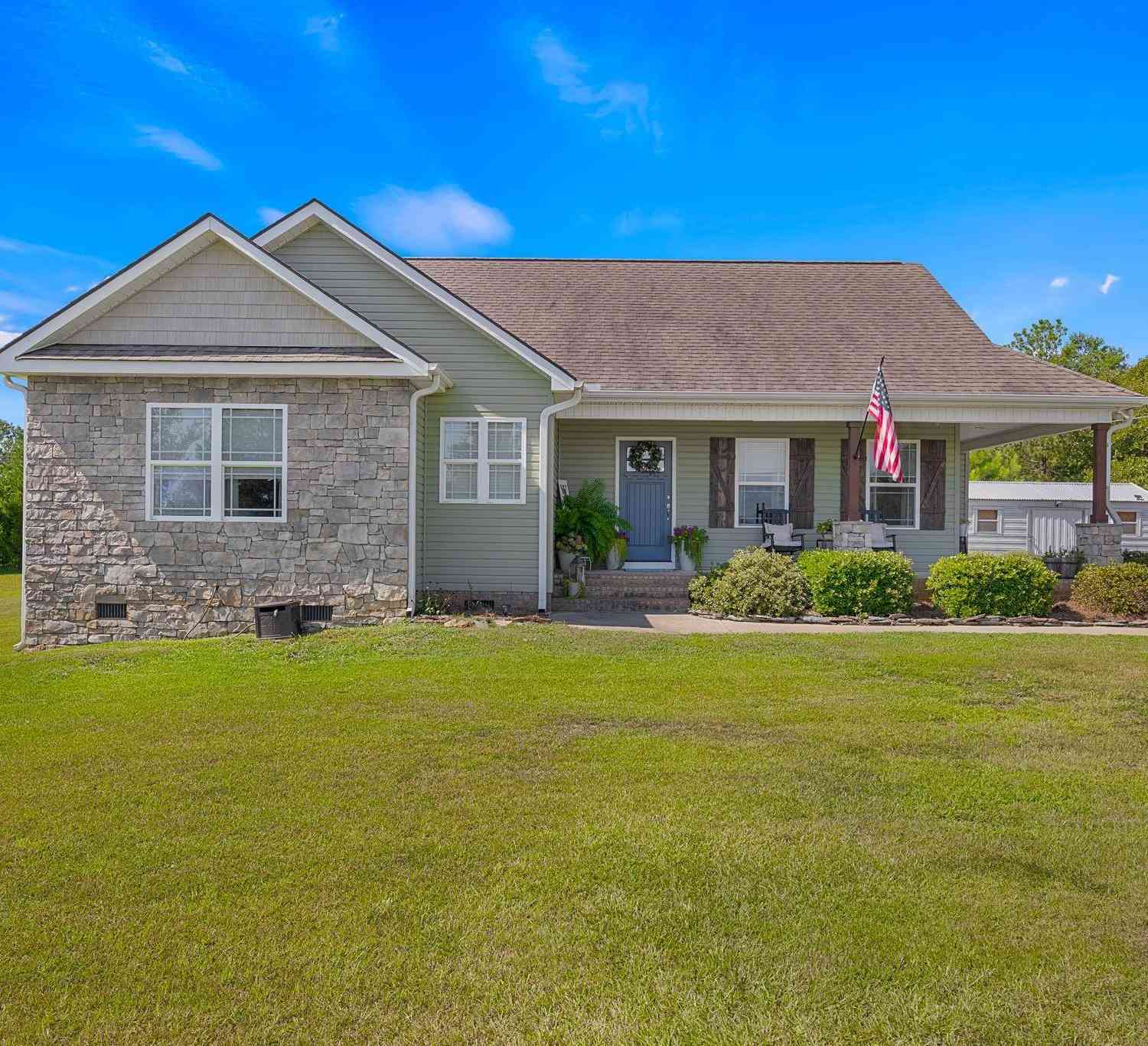 Homes For Sale - 496 Belle Shoals<br/> Six Mile, SC 29682