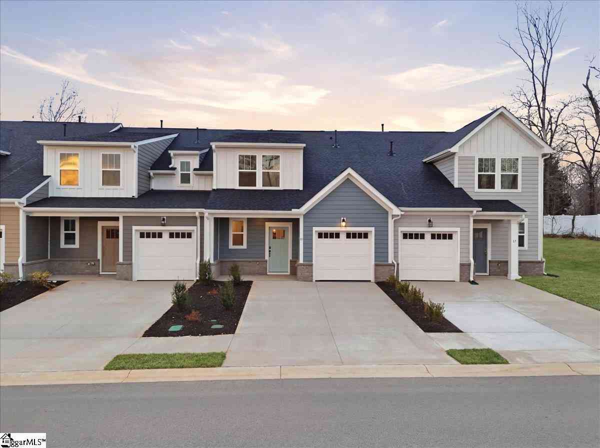 Townhouse For Sale - 15 Thurlow<br/> Greenville, SC 29615