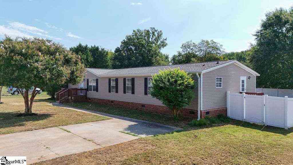 Mobile Home For Sale - 105 Glenmont<br/> Greenville, SC 29607