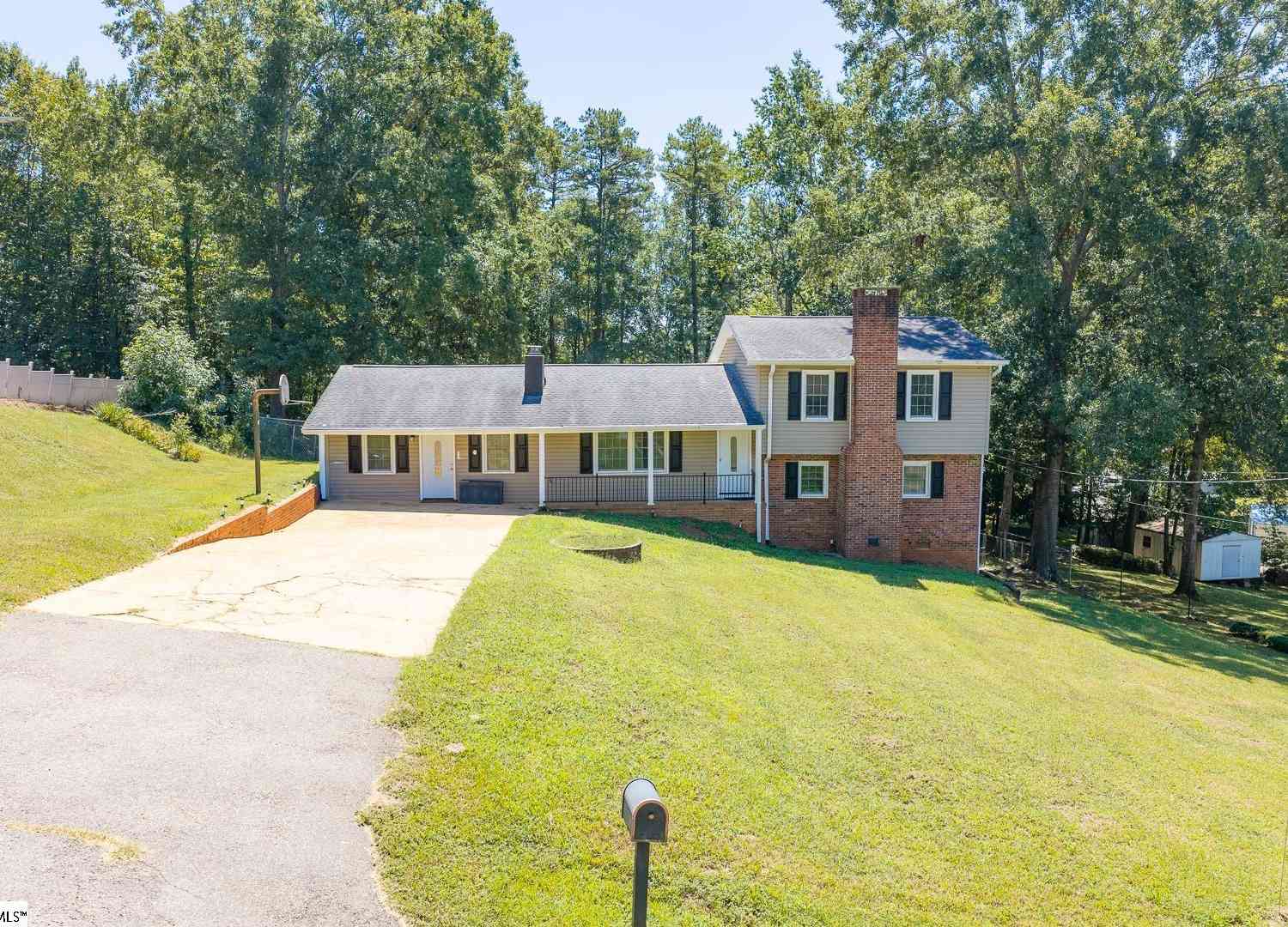 Homes For Sale - 201 Knollview<br/> Greenville, SC 29611