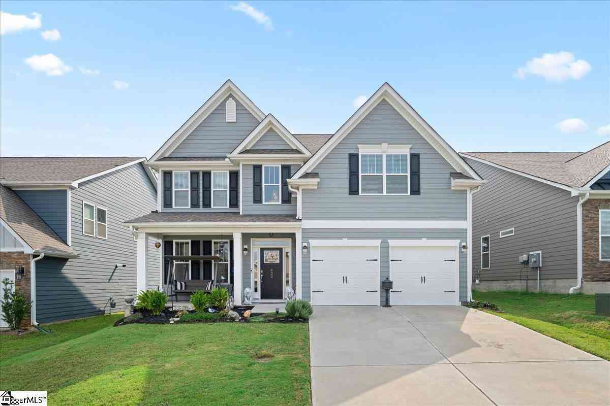 Homes For Sale - 424 Raleighwood<br/> Simpsonville, SC 29681