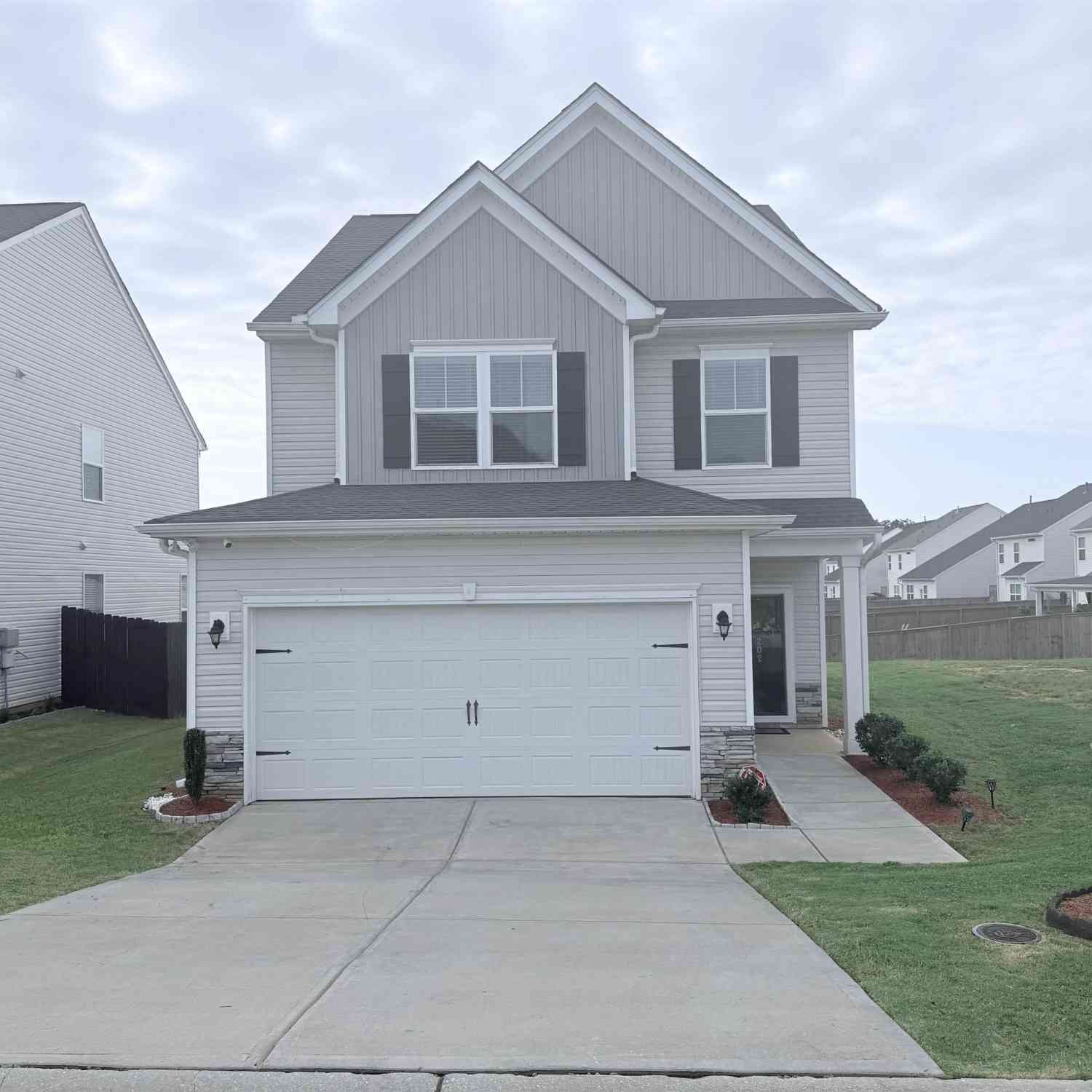 Homes For Sale - 202 Ashborne<br/> Simpsonville, SC 29681