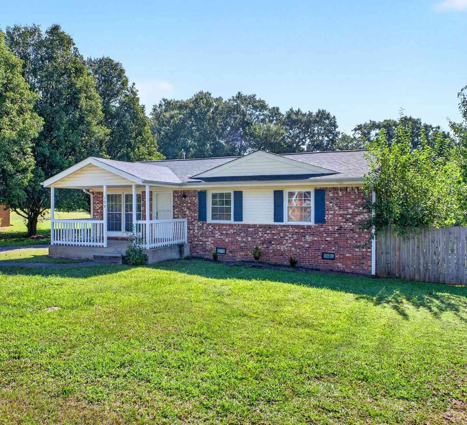 Homes For Sale - 109 Old Farm<br/> Moore, SC 29369