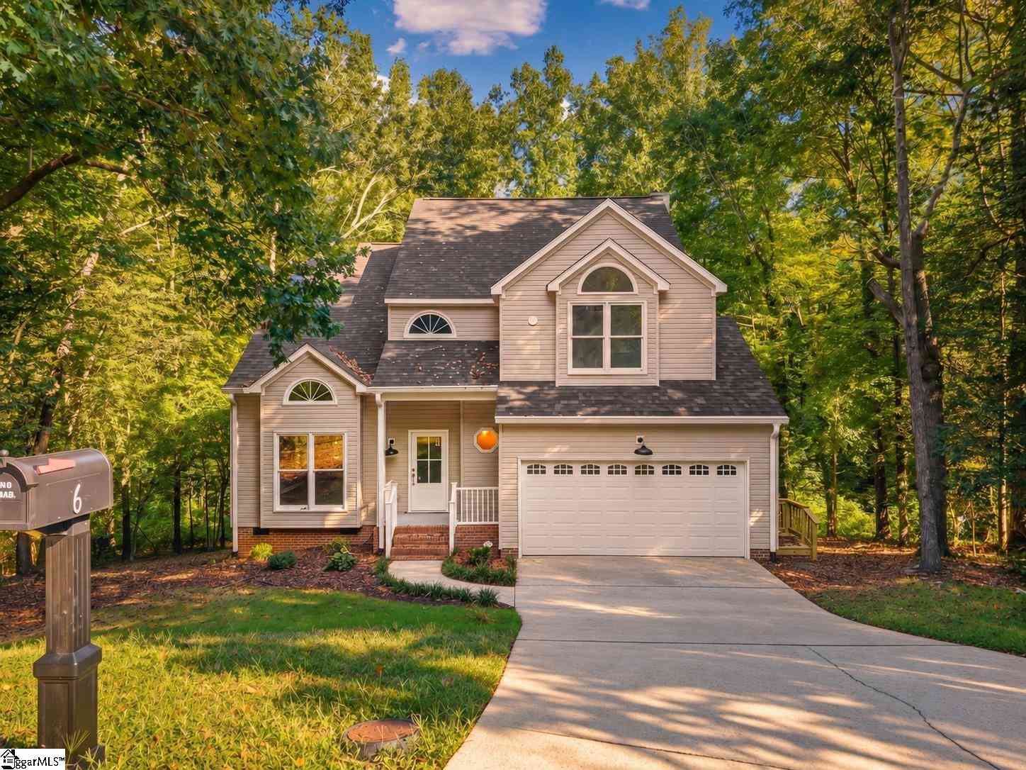 Homes For Sale - 6 Moss Spring<br/> Simpsonville, SC 29680