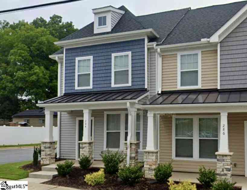 Townhouse For Sale - 284 E Hayne<br/> Woodruff, SC 29388