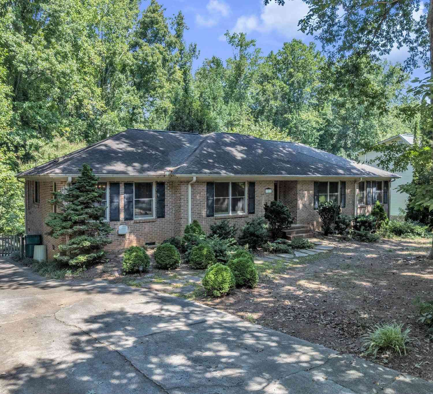 Homes For Sale - 222 Hunters<br/> Greenville County, Simpsonville, SC 29680