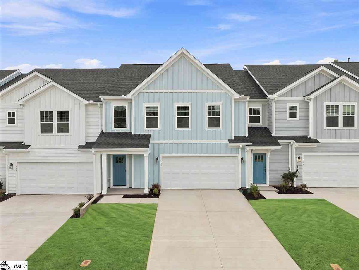 Townhouse For Sale - 428 Crestcreek<br/> Anderson, SC 29621
