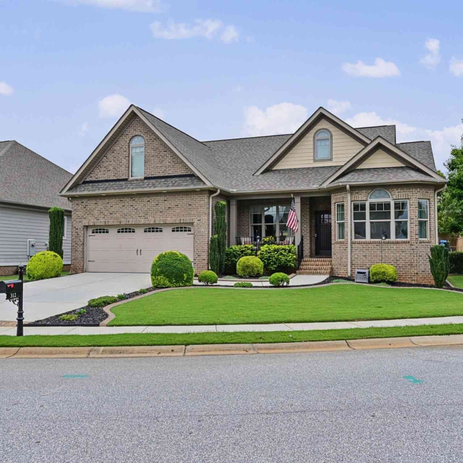 Homes For Sale - 312 Laguna<br/> Simpsonville, SC 29680