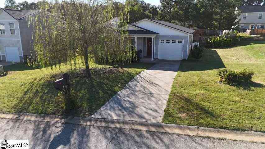 Homes For Sale - 120 Botany<br/> Laurens, SC 29360