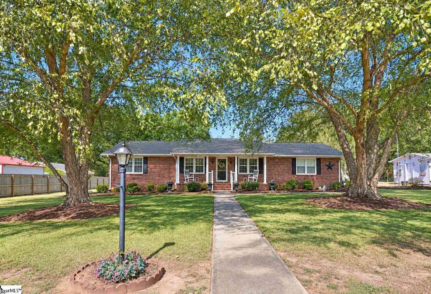 Homes For Sale - 813 Ivy<br/> Anderson, SC 29621