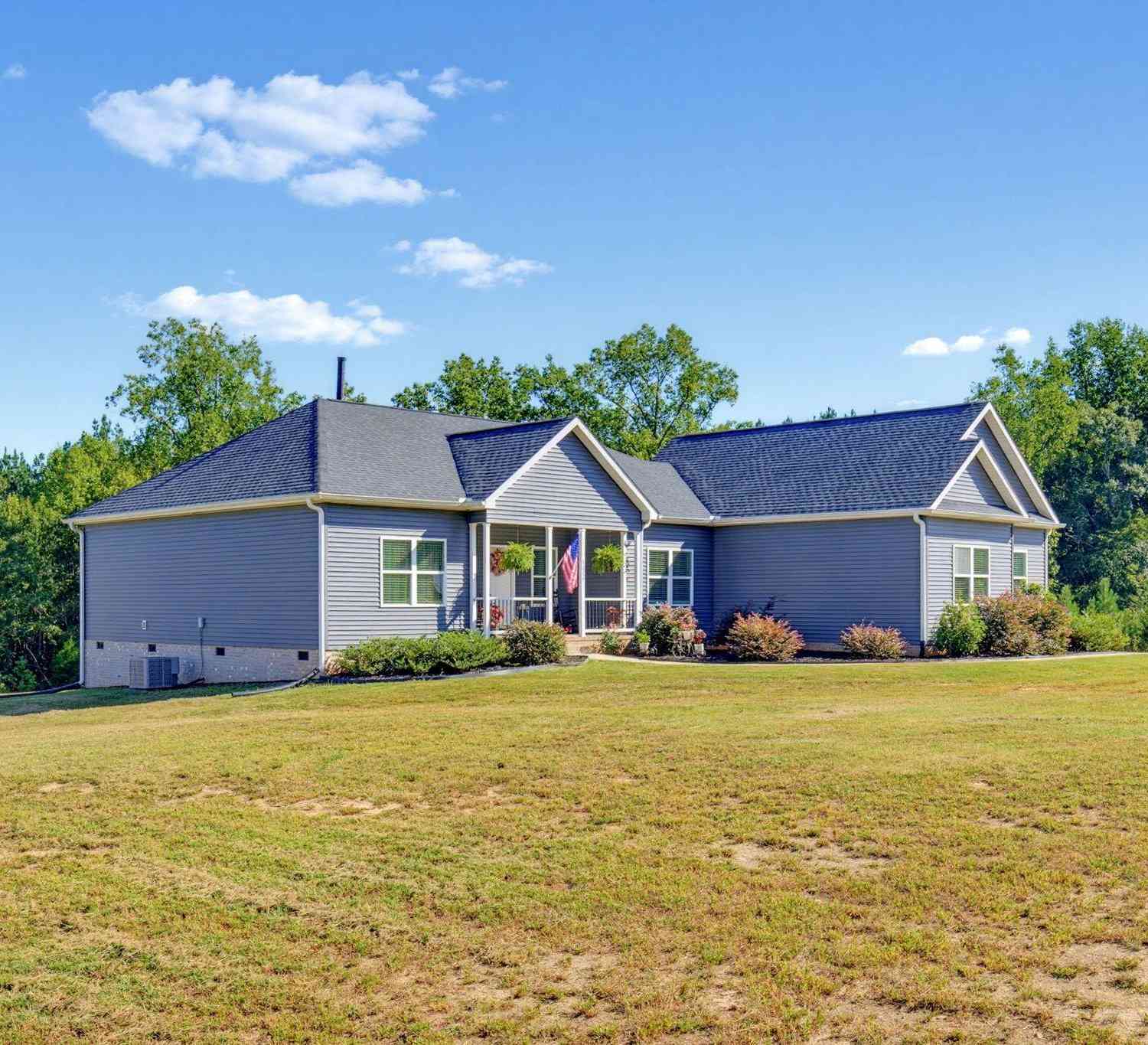 Homes For Sale - 1054 Westminster<br/> Oconee County, Westminster, SC 29693