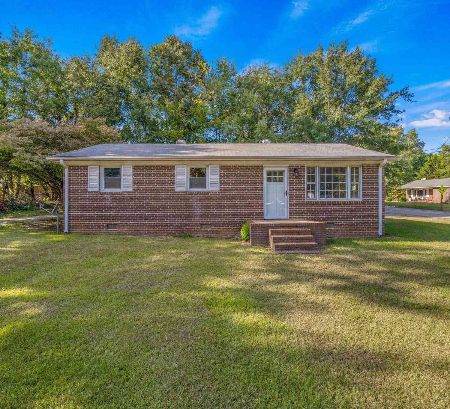 Homes For Sale - 123 Paris View<br/> Travelers Rest, SC 29690