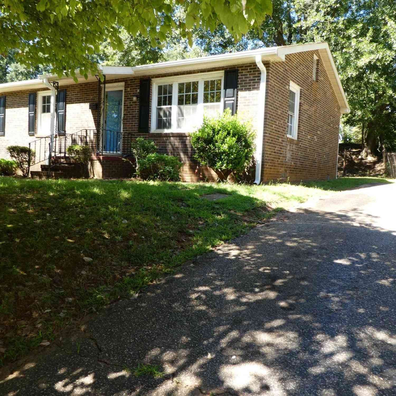 Homes For Sale - 112 Nevada<br/> Spartanburg, SC 29306