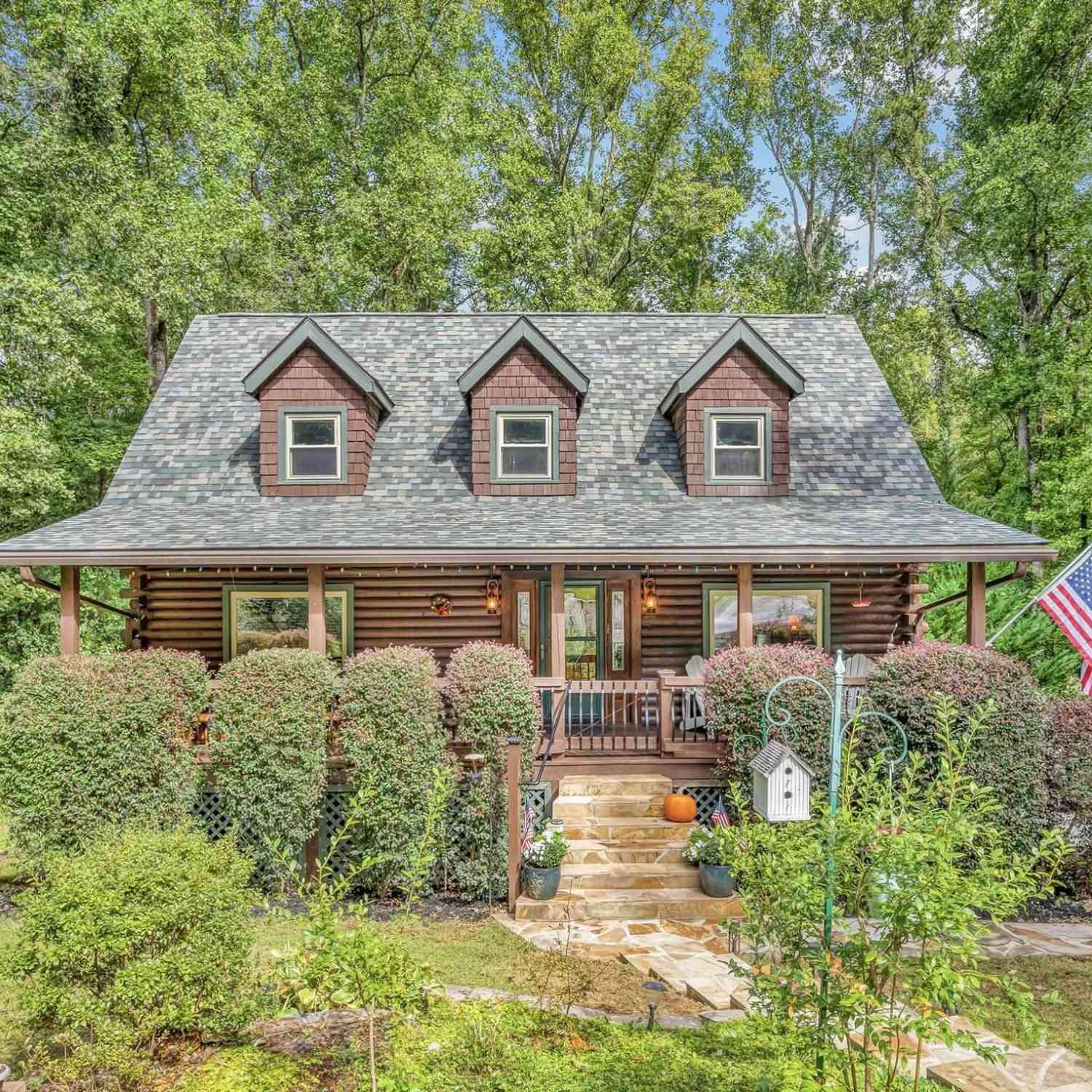 Homes For Sale - 210 Bromsgrove<br/> Greenville, SC 29609