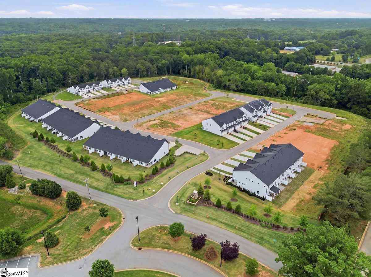 Townhouse For Sale - 303 Diamond<br/> Powdersville, SC 29611