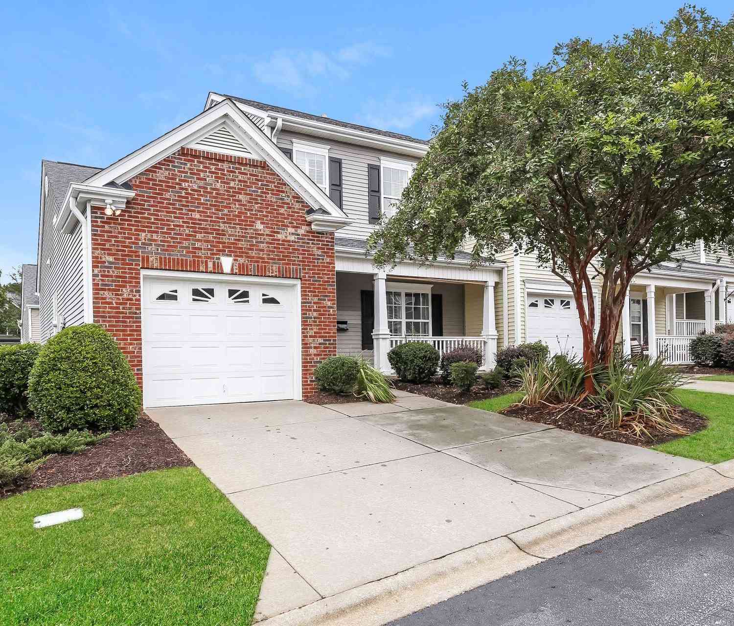 Townhouse For Sale - 109 Pine Walk<br/> Greenville, SC 29615