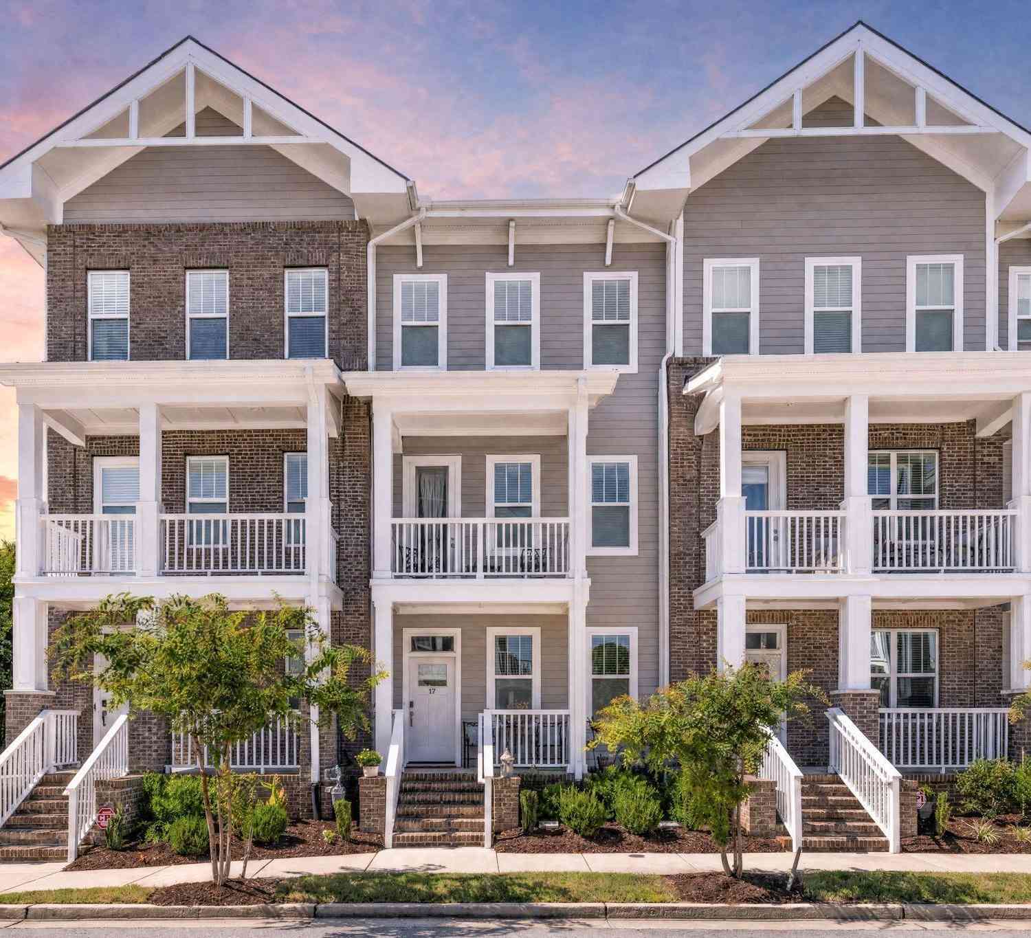 Townhouse For Sale - 17 Whitner<br/> Greenville, SC 29601