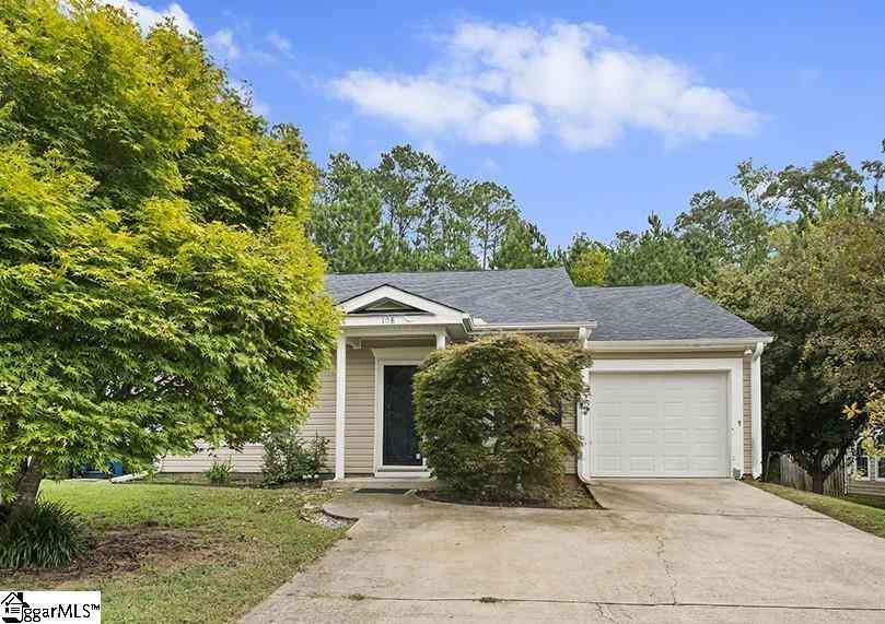 Townhouse For Sale - 108 Rhett<br/> Greenwood County, Greenwood, SC 29649
