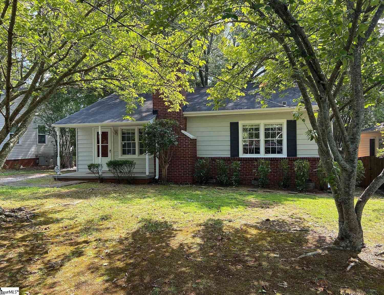 Homes For Sale - 4 Elletson<br/> Greenville, SC 29607