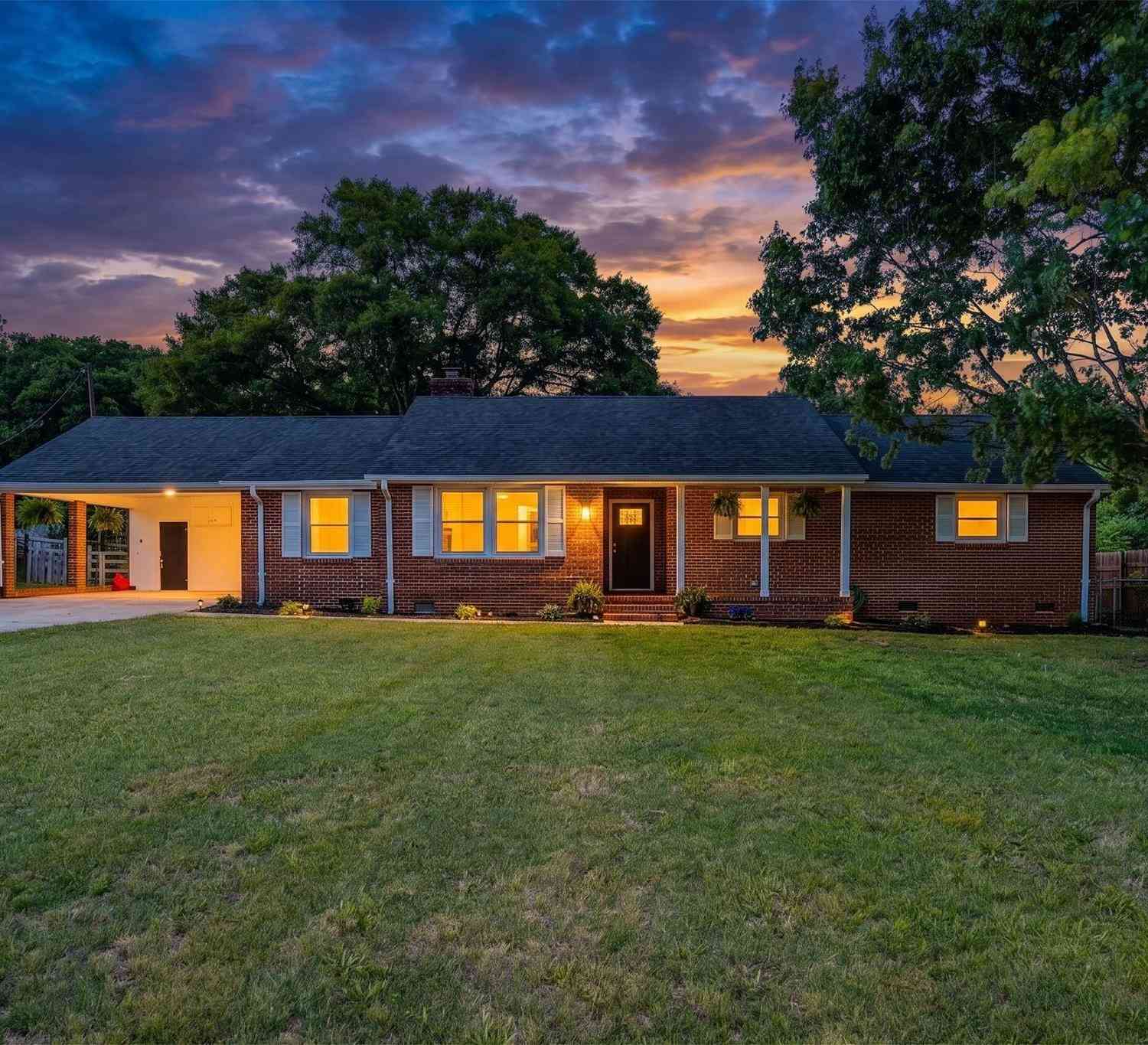 Homes For Rent - 13 W Golden Strip<br/> Mauldin, SC 29662