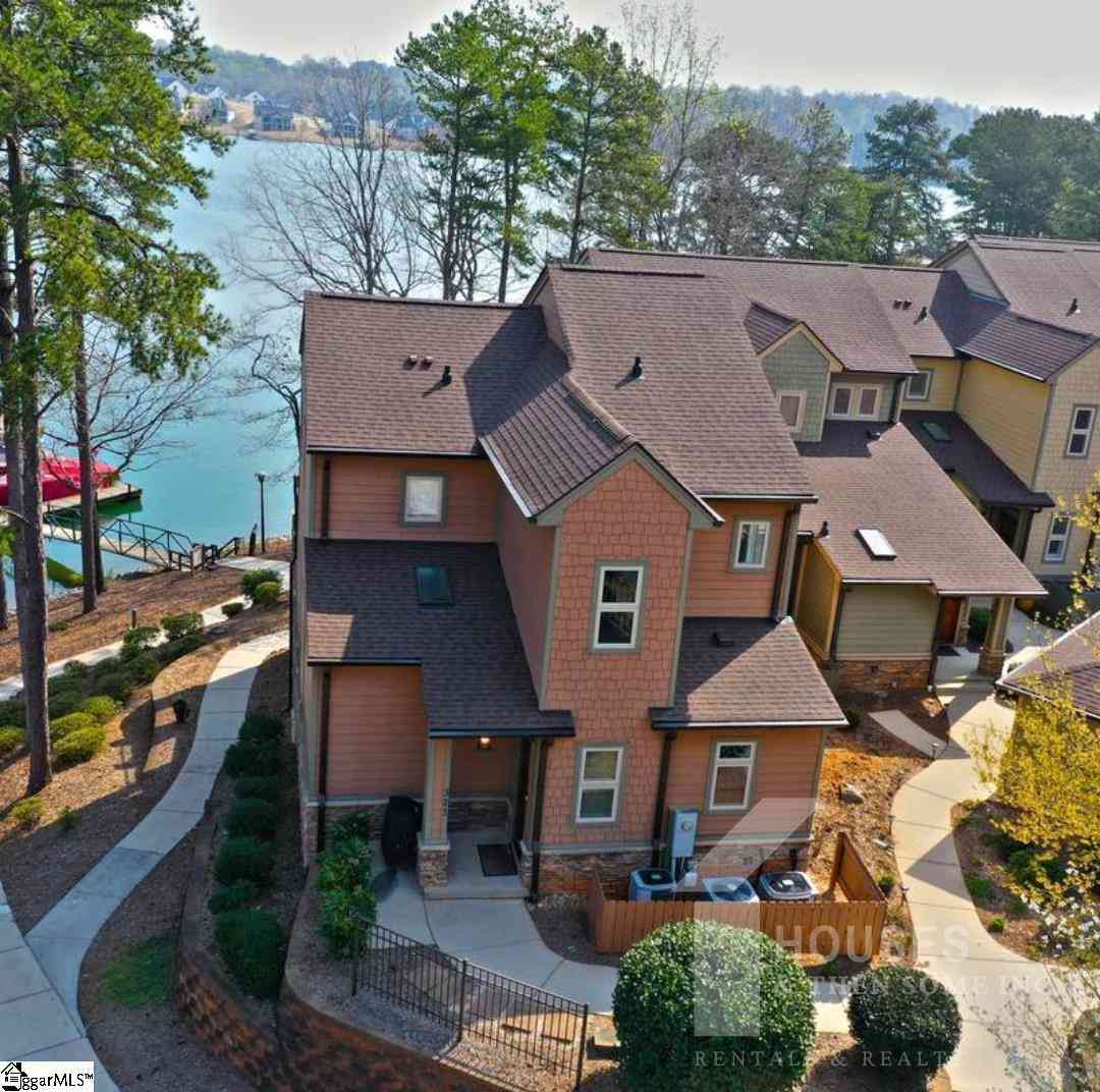 Townhouse For Rent - 323 Blue Water<br/> West Union, SC 29696